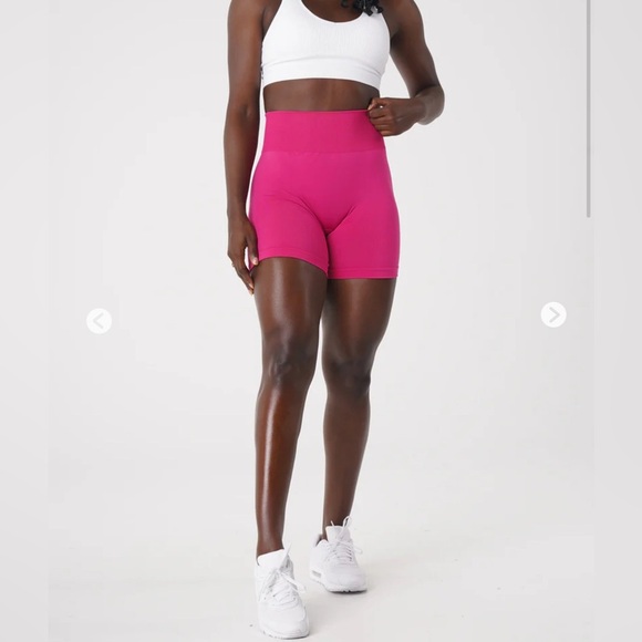 NVGTN Magenta Solid Seamless Shorts Large - Picture 3 of 5